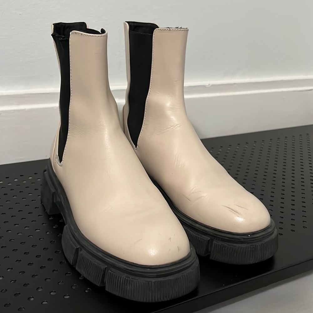 ZARA Low Heeled Lug Sole Leather Ankle Boots